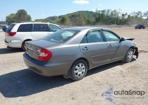 2002 Toyota Camry Le z USA, uszkodzony, nr VIN 4T1BE32K32U580541